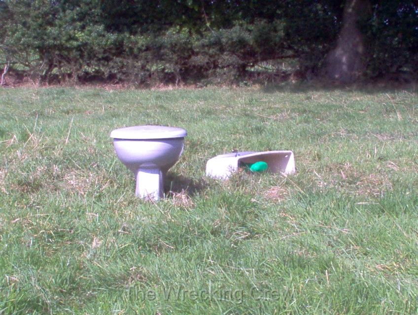toilet 001.jpg